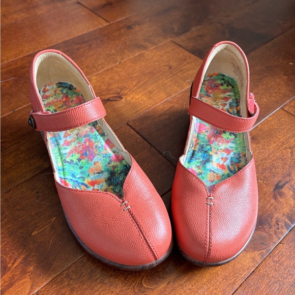 Algeria Celeste Mary Jane Wedge - Picture 2 of 3